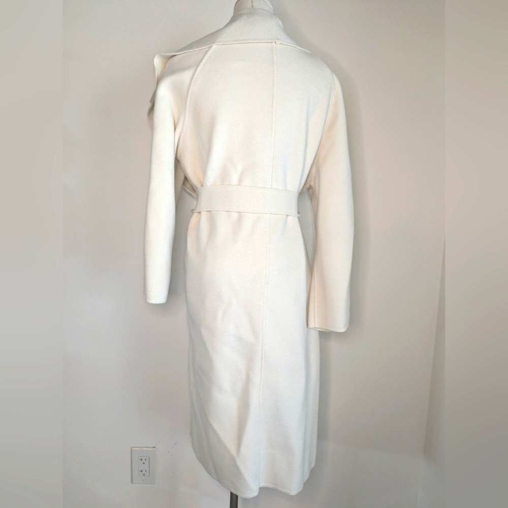 🎀 Winter Coat 🎀 white wrapped coat with belt - Picture 9 of 13